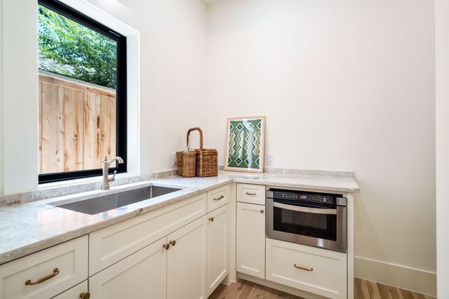 5836 Kenwood Avenue, Dallas, TX 75206