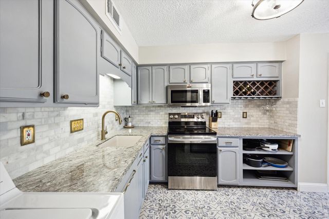503 N Post Oak Lane 503, Houston, TX 77024