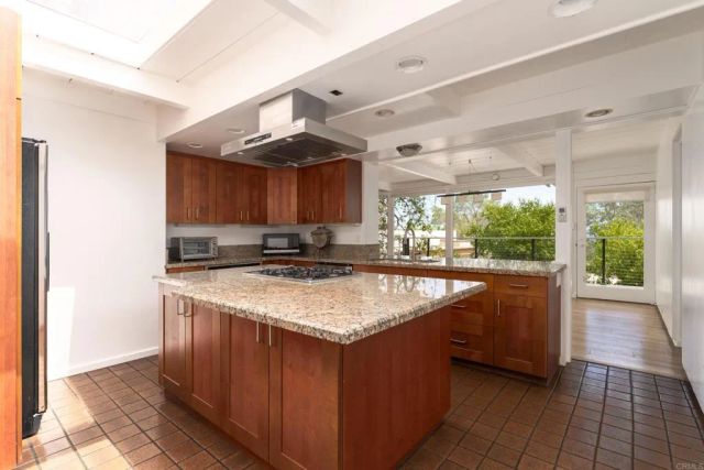 461 Hidden Pines Ln, Del Mar, CA 92014