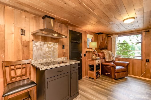 32113 Whitman Lake Drive E, Graham, WA 98338