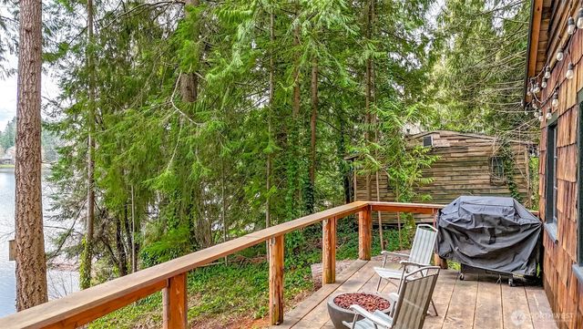 32113 Whitman Lake Drive E, Graham, WA 98338