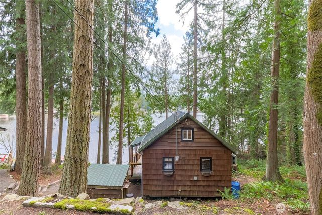 32113 Whitman Lake Drive E, Graham, WA 98338