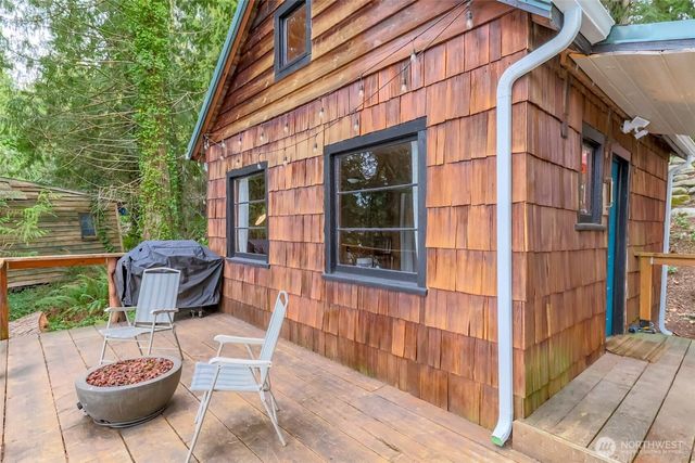 32113 Whitman Lake Drive E, Graham, WA 98338