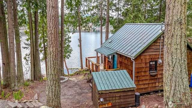 32113 Whitman Lake Drive E, Graham, WA 98338