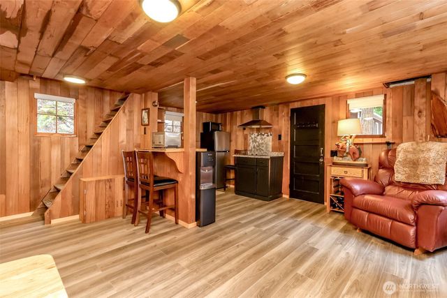 32113 Whitman Lake Drive E, Graham, WA 98338