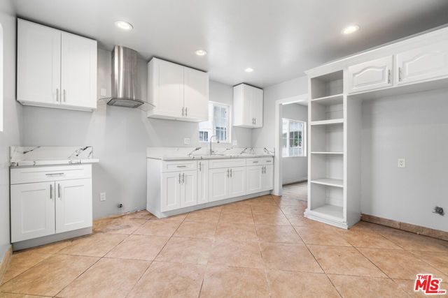 154 W 104th Street, Los Angeles, CA 90003