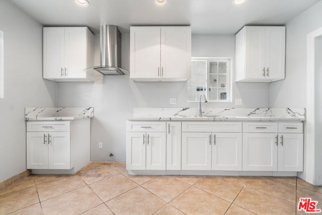154 W 104th Street, Los Angeles, CA 90003