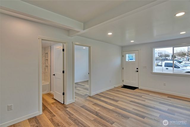 2405 Rockefeller Ave, Everett, WA 98201