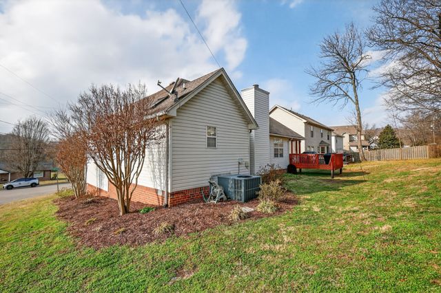 136 Holt Hills Rd, Nashville, TN 37211