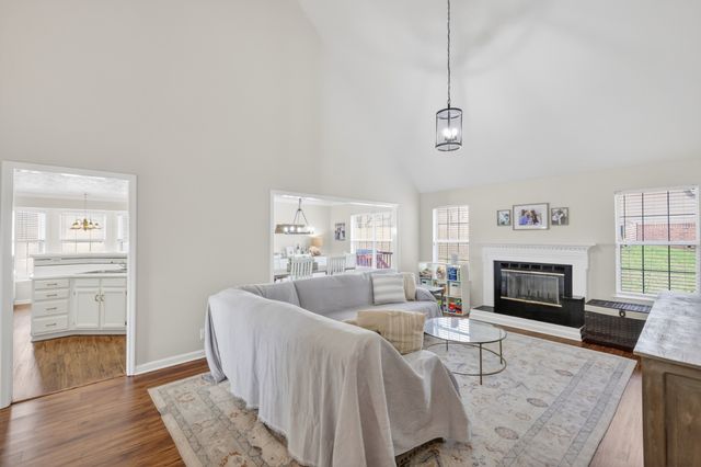 136 Holt Hills Rd, Nashville, TN 37211