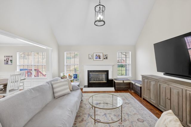 136 Holt Hills Rd, Nashville, TN 37211