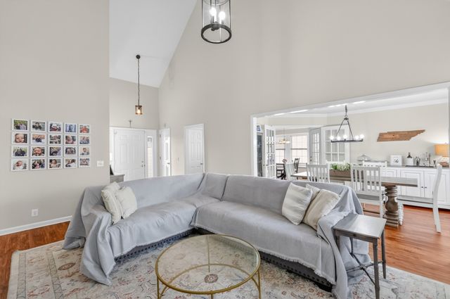 136 Holt Hills Rd, Nashville, TN 37211