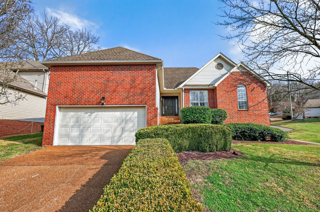 136 Holt Hills Rd, Nashville, TN 37211