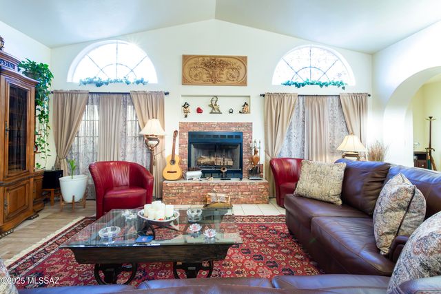 21 Kachina, Rio Rico, AZ 85648