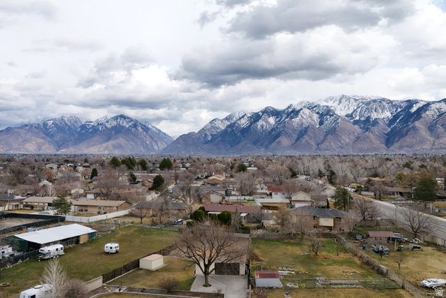 10564 S WEEPING WILLOW DR, Sandy, UT 84070