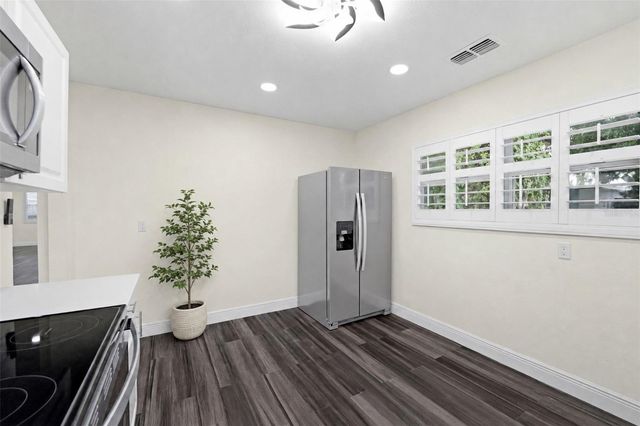 9402 N 12TH ST, Tampa, FL 33612