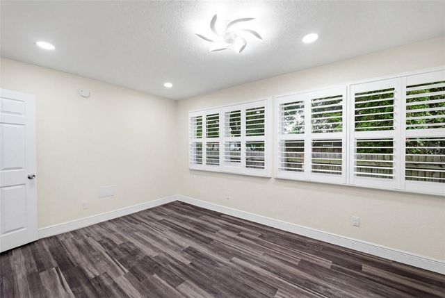 9402 N 12TH ST, Tampa, FL 33612