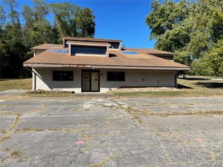 100 Lovejoy Lane, Alton, IL 62002