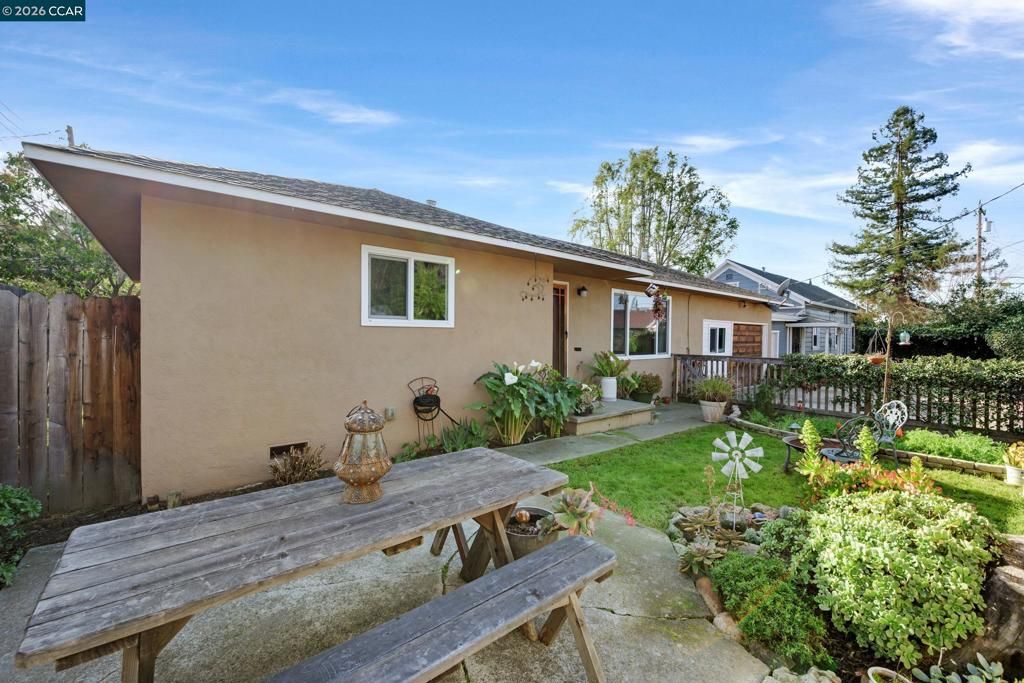 Image 30 of property listing at 22820 22820 5th St, Hayward, CA 94541