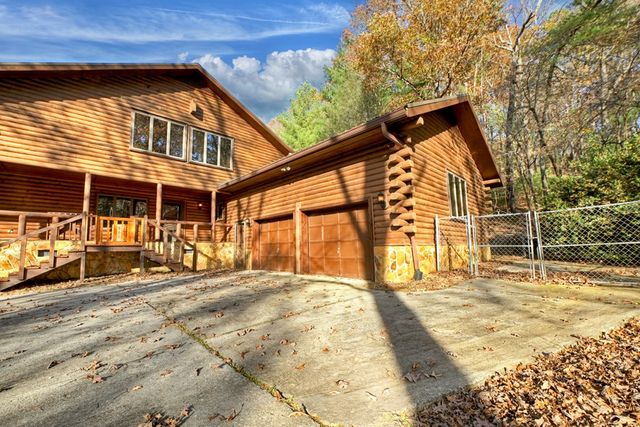 200 Lookiba Lane, Ellijay, GA 30540