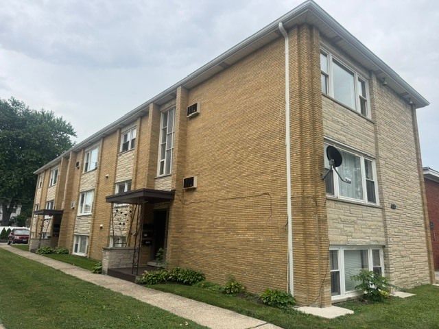 3537 Harlem Avenue 1MB, Berwyn, IL 60402