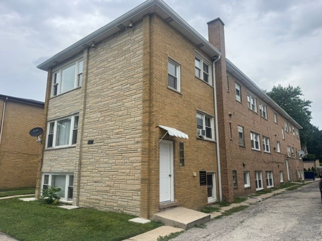 3537 Harlem Avenue 1MB, Berwyn, IL 60402