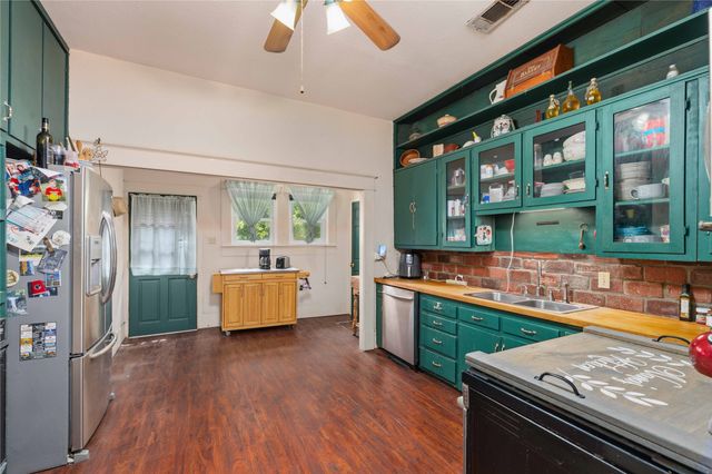 701 4th Street, Goldthwaite, TX 76844
