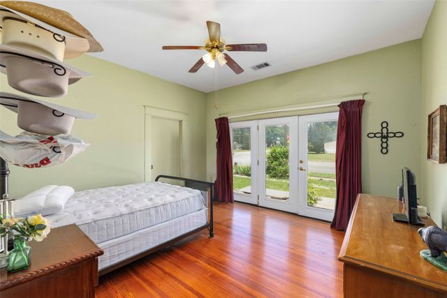 701 4th Street, Goldthwaite, TX 76844
