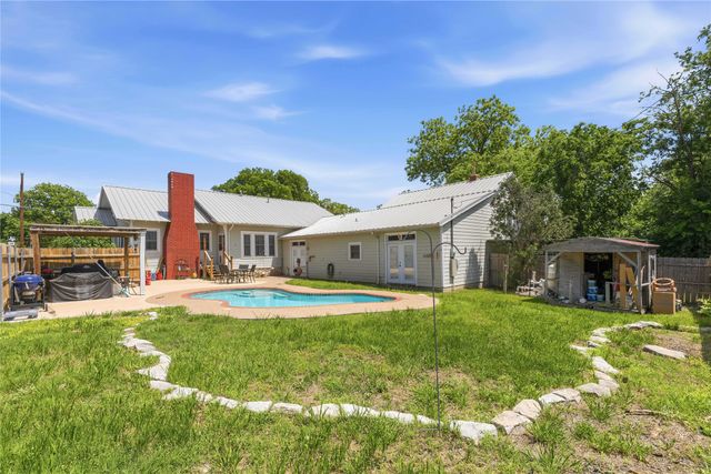 701 4th Street, Goldthwaite, TX 76844