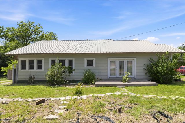 701 4th Street, Goldthwaite, TX 76844