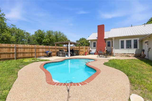 701 4th Street, Goldthwaite, TX 76844