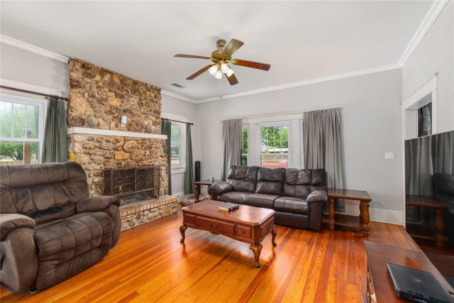 701 4th Street, Goldthwaite, TX 76844