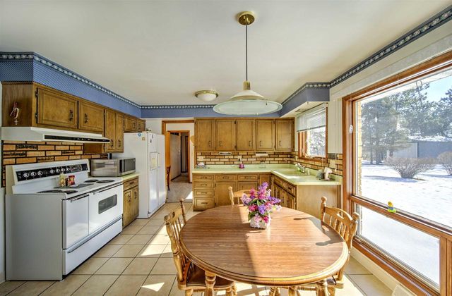 E9481 W BECKERT ROAD, New London, WI 54961