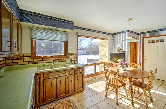 E9481 W BECKERT ROAD, New London, WI 54961