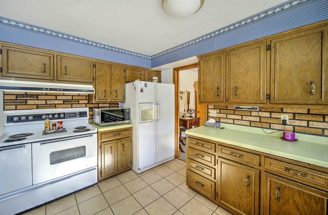 E9481 W BECKERT ROAD, New London, WI 54961