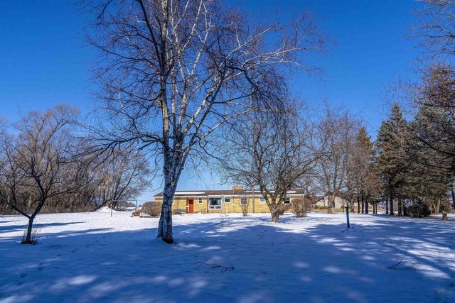 E9481 W BECKERT ROAD, New London, WI 54961