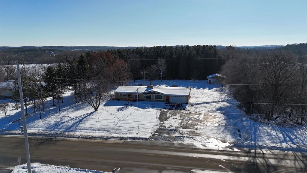 E9481 W BECKERT ROAD, New London, WI 54961