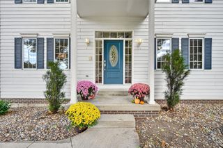 5783 Beechtree Drive, West Des Moines, IA 50266