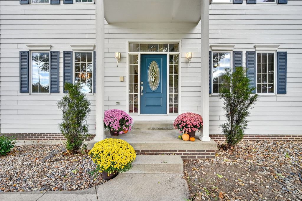 5783 Beechtree Drive, West Des Moines, IA 50266