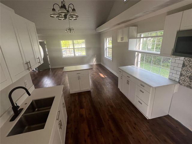 18127 US HIGHWAY 41, Spring Hill, FL 34610