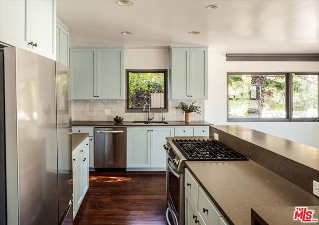 2051 Kenilworth Avenue, Los Angeles, CA 90039