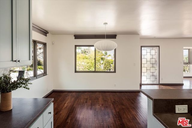 2051 Kenilworth Avenue, Los Angeles, CA 90039