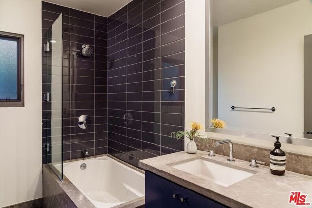 2051 Kenilworth Avenue, Los Angeles, CA 90039