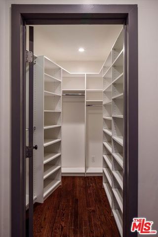 2051 Kenilworth Avenue, Los Angeles, CA 90039