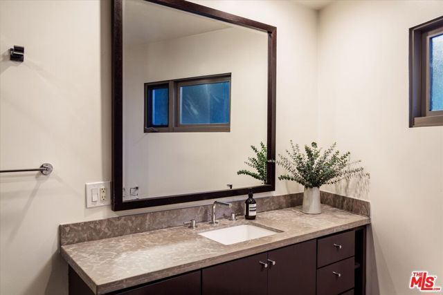 2051 Kenilworth Avenue, Los Angeles, CA 90039