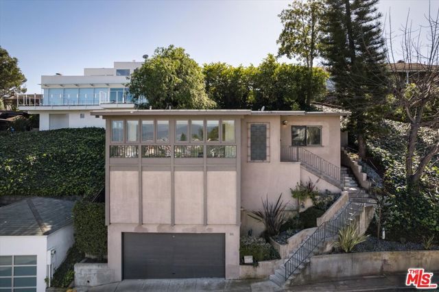 2051 Kenilworth Avenue, Los Angeles, CA 90039