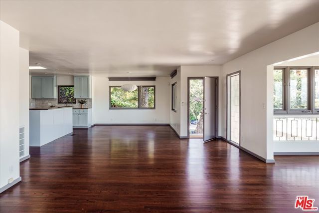 2051 Kenilworth Avenue, Los Angeles, CA 90039