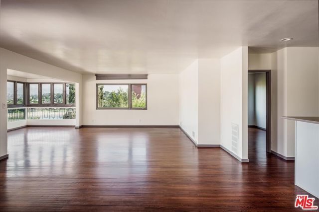 2051 Kenilworth Avenue, Los Angeles, CA 90039