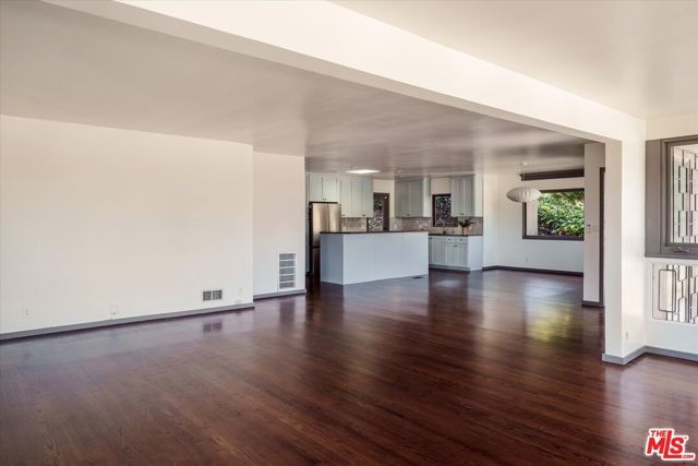 2051 Kenilworth Avenue, Los Angeles, CA 90039