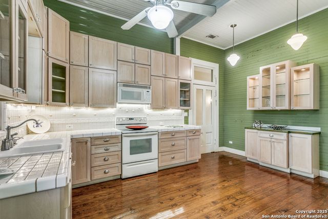 117 W Woodlawn, San Antonio, TX 78212